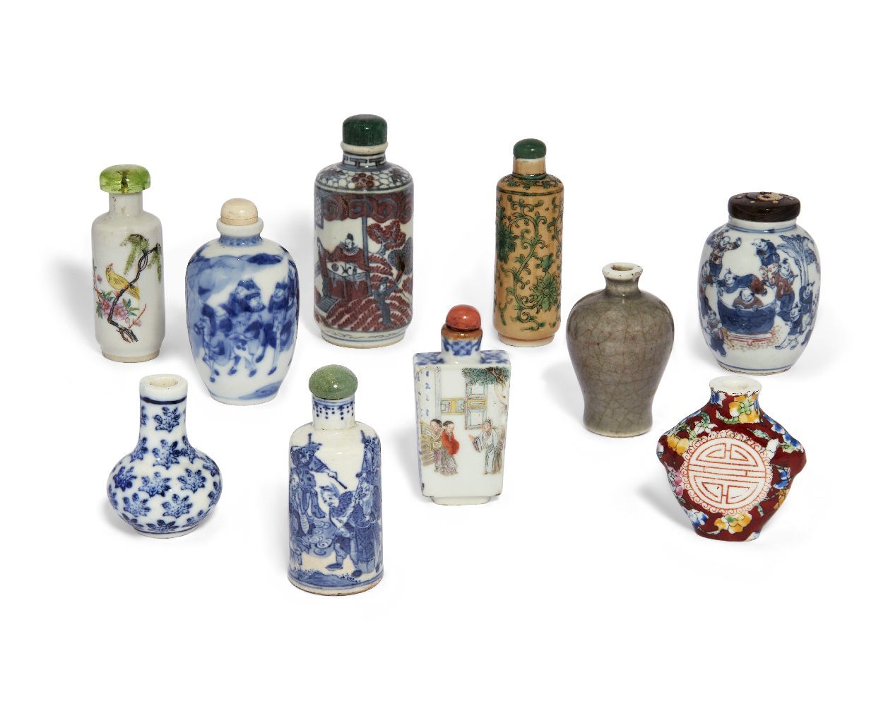 Null Diez botellas de rapé de porcelana china, siglos XIX-XX, tres pintadas en a&hellip;