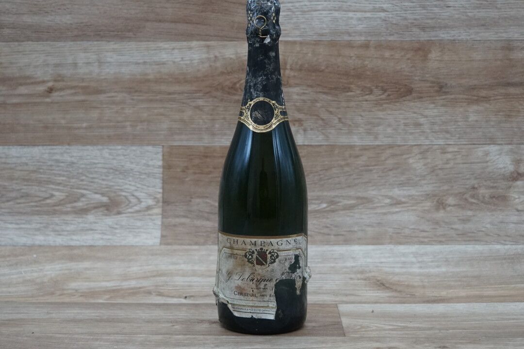 Null 1 bouteille de Champagne G. Debargue