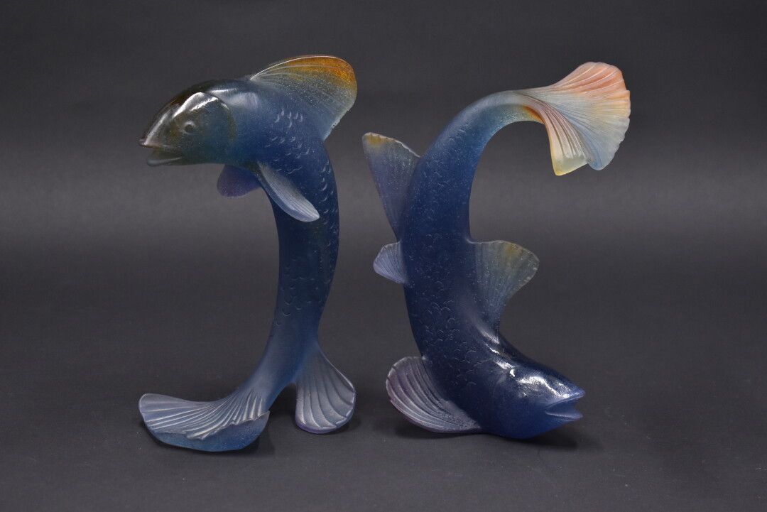 Null DAUM - NANCY. Fishes. Two motifs in blue and ochre glass paste. Signed. Hei&hellip;