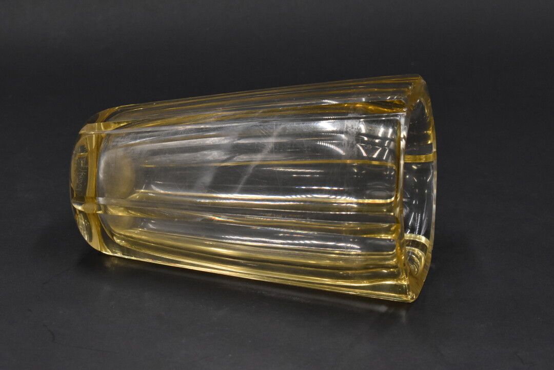 Null DAUM - NANCY. Yellow crystal conical groove vase (tiny chips on the edge). &hellip;