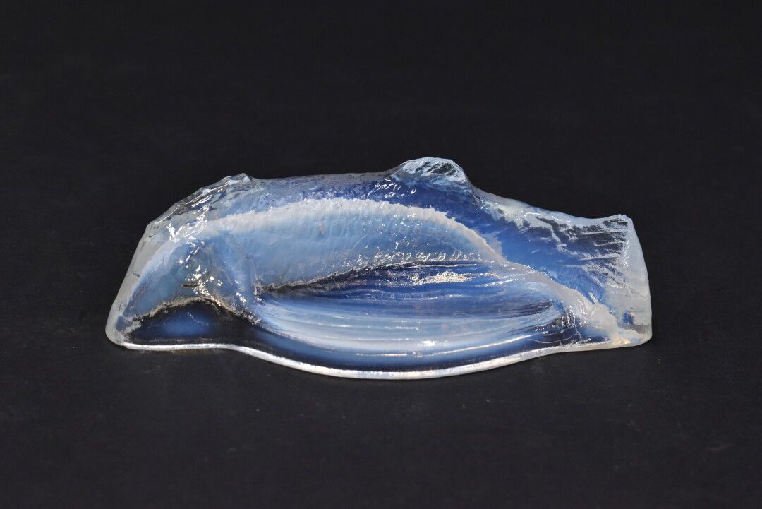 Null COST EBELLE "Fish". Pressed opalescent glass knife holder. Signed. Height: &hellip;