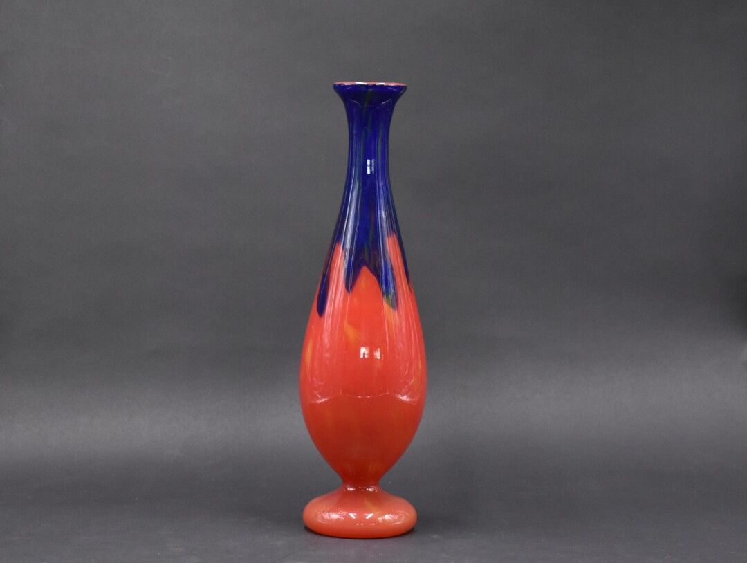 Null SCHNEIDER. Baluster-Vase auf Sockel. Proof in blauem und orange-rotem Glasg&hellip;