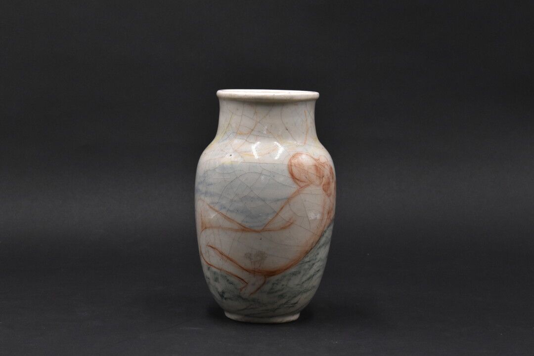 Null 拉乌尔-拉赫纳尔（1885 - 1956）和费利克斯-帕斯卡尔-费沃拉（1882 - 1953）。陶瓷花瓶，瓶身为卵圆形，颈部为略带褶边的环形。装饰着&hellip;