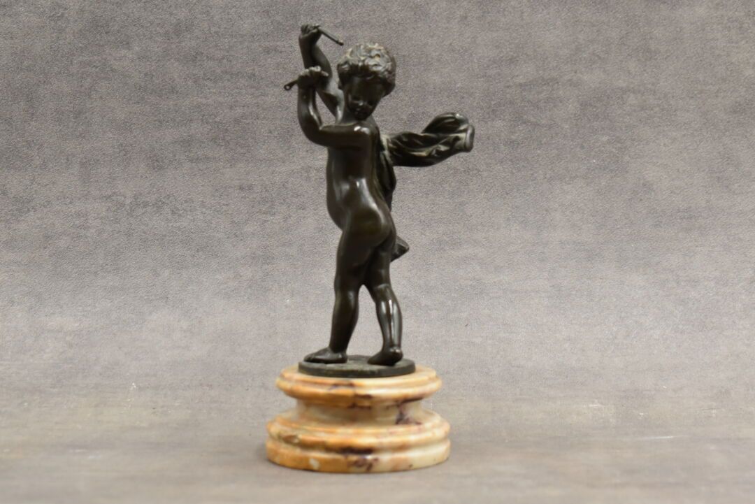 CLODION (1738-1814) CLODION (1738-1814). Putto. Bronze mit brauner Patina, Socke&hellip;