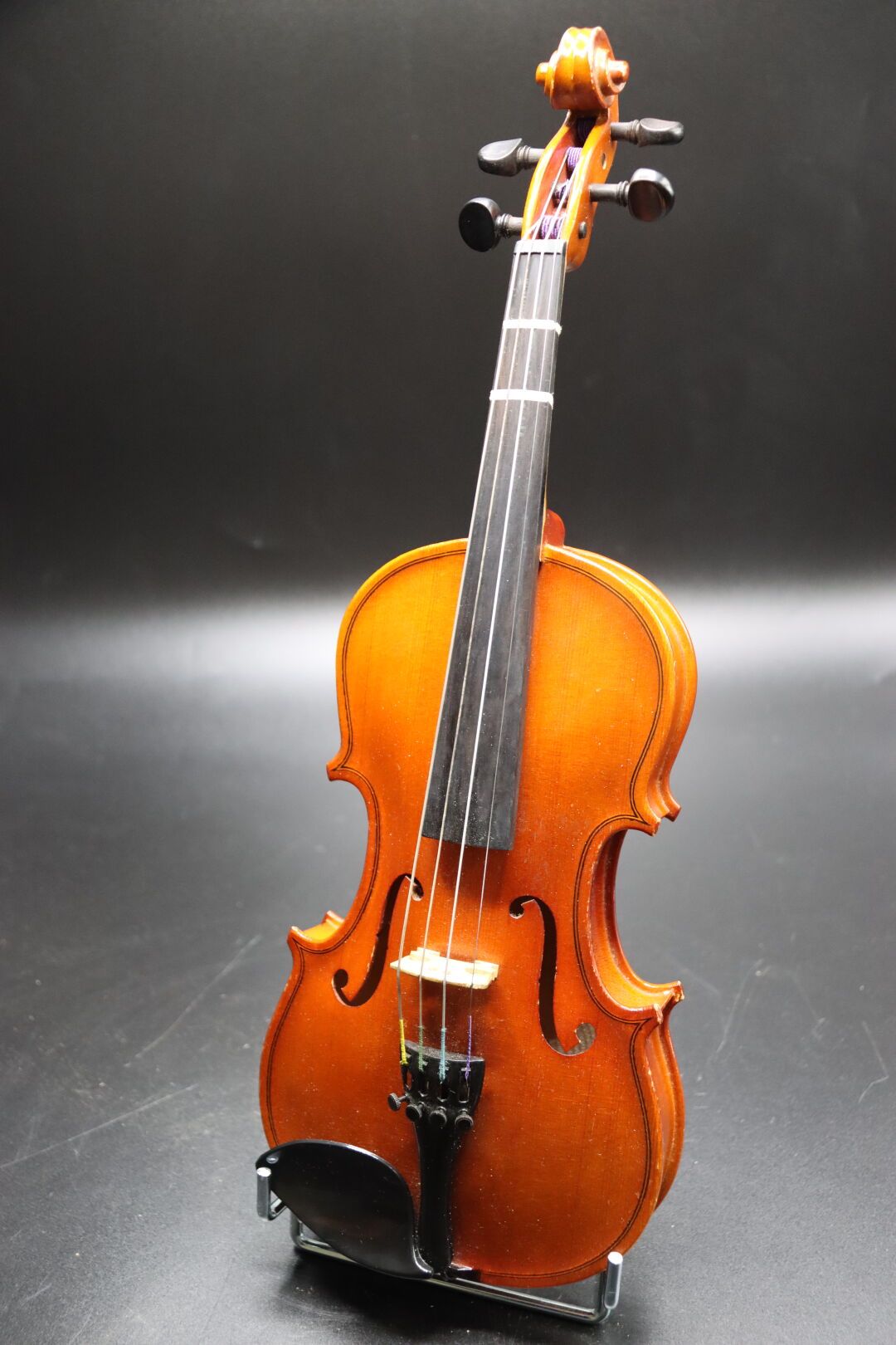 Null Violon 1/8 Shimro. Chine/ Corée. Longueur du fond : 257 mm, Diapason : 144 &hellip;