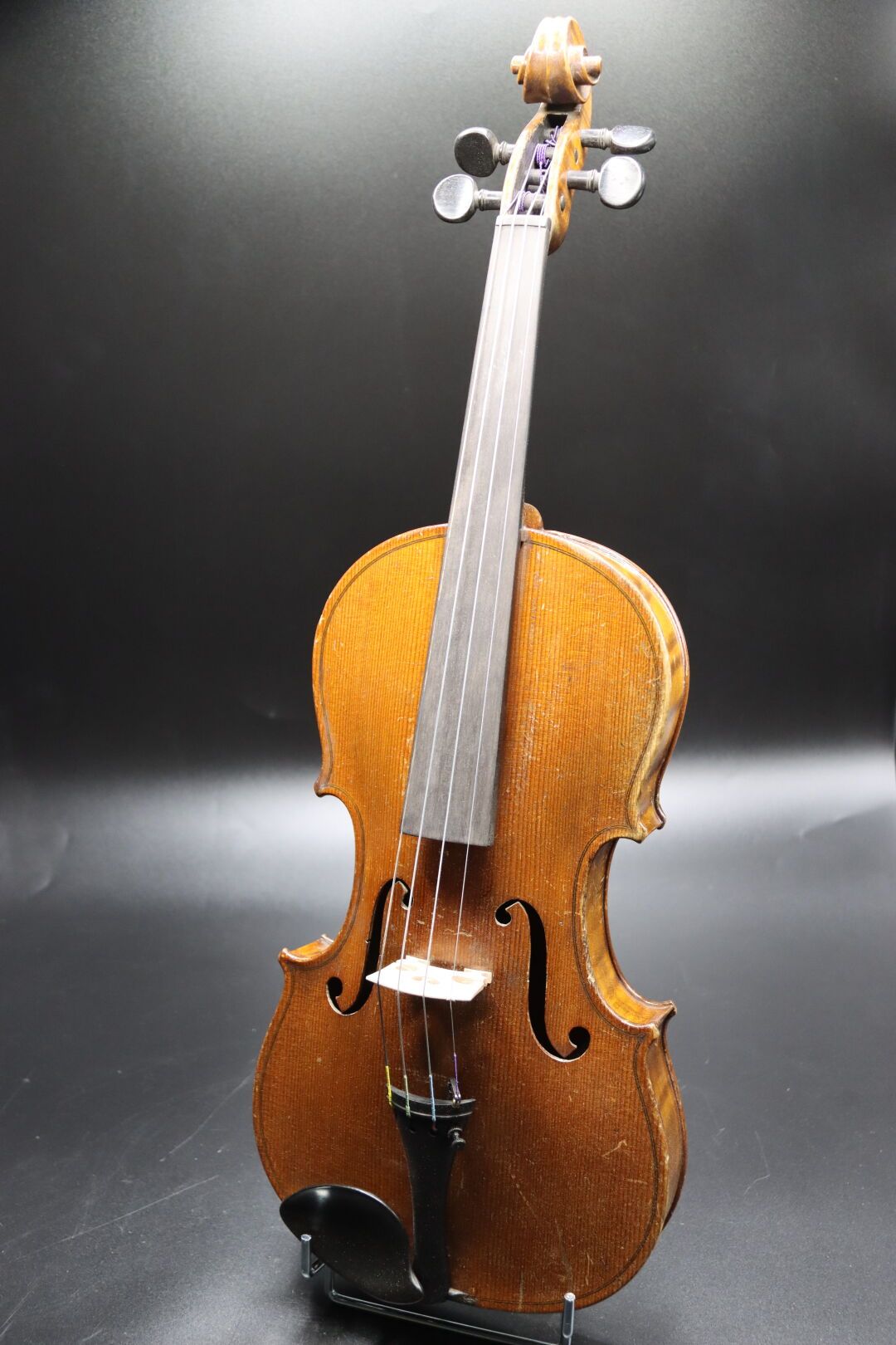 Null ALLEMAGNE. XXe siècle. Violon 4/4. Étiquette apocryphe "Antonio Stradivariu&hellip;