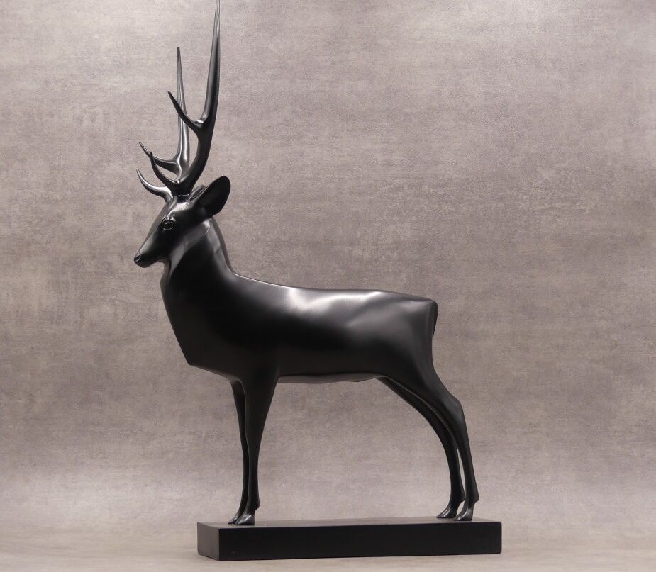 Null 弗朗索瓦-蓬蓬（1855-1933）（后），大雄鹿，黑色青铜雕塑，死后失蜡铸造。限量版，编号为28/48。在露台上签名。创始人EBANO（西班牙）的印&hellip;