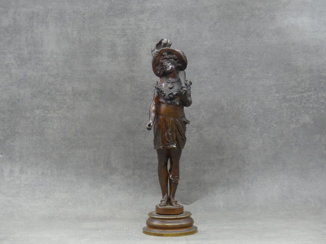 LALOUETTE Auguste Louis LALOUETTE (1826-1883) Femme à l'éventail, bronze à patin&hellip;
