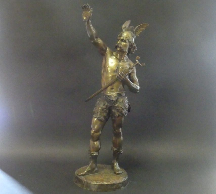 Null Émile LAPORTE (1858-1907). VERCINGETORIX. Bronze à patine dorée. Signé sur &hellip;