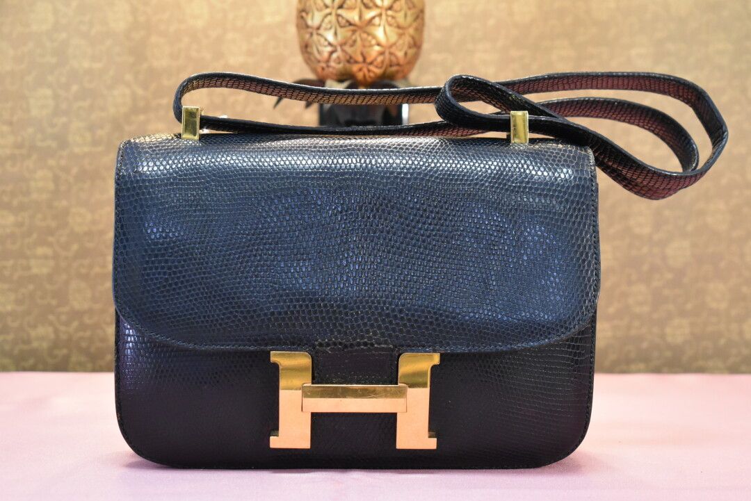 Null HERMES. Constance model. Black lizard handbag, two gussets model, black lam&hellip;