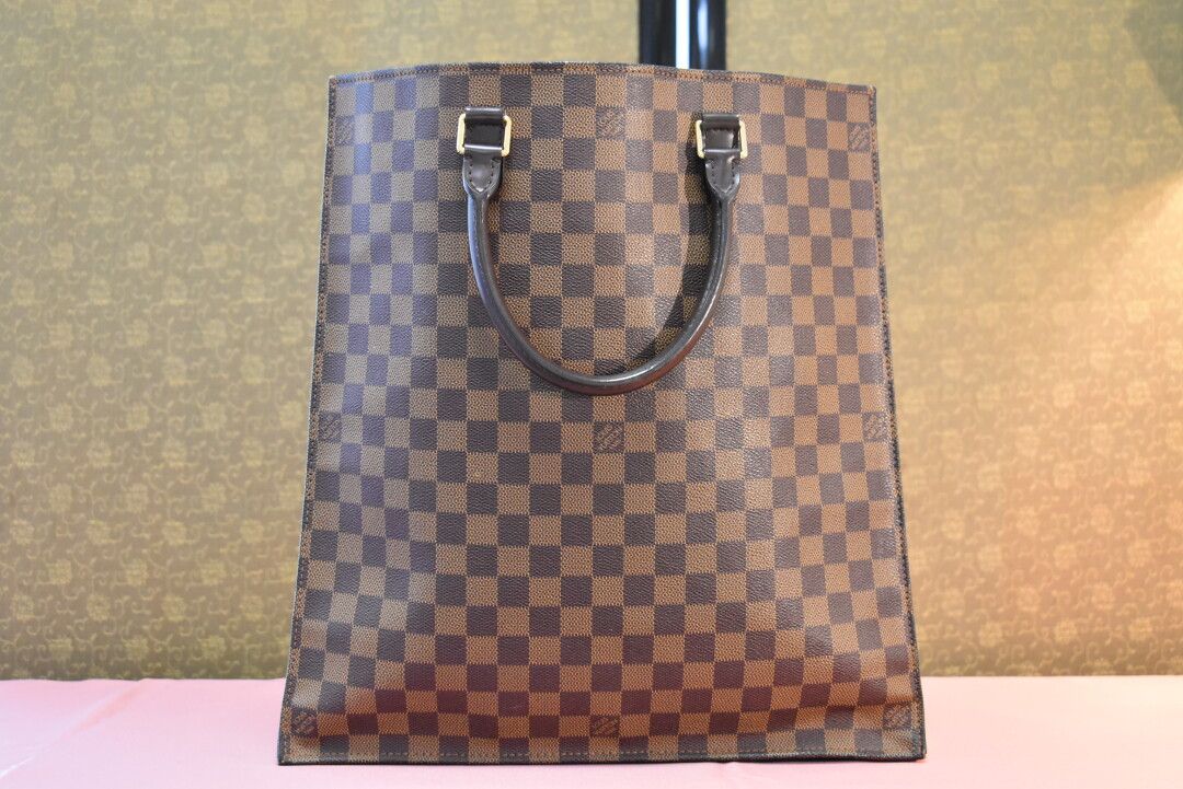 LOUIS VUITTON LOUIS VUITTON. Flat bag in checkerboard canvas and leather, monogr&hellip;