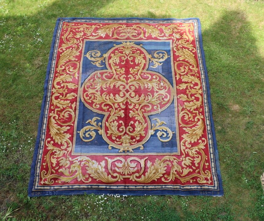 Null SAVONNERIE地毯，采用打结的羊毛，有叶子的装饰。19世纪末的作品。尺寸：4米40 x 3米50。