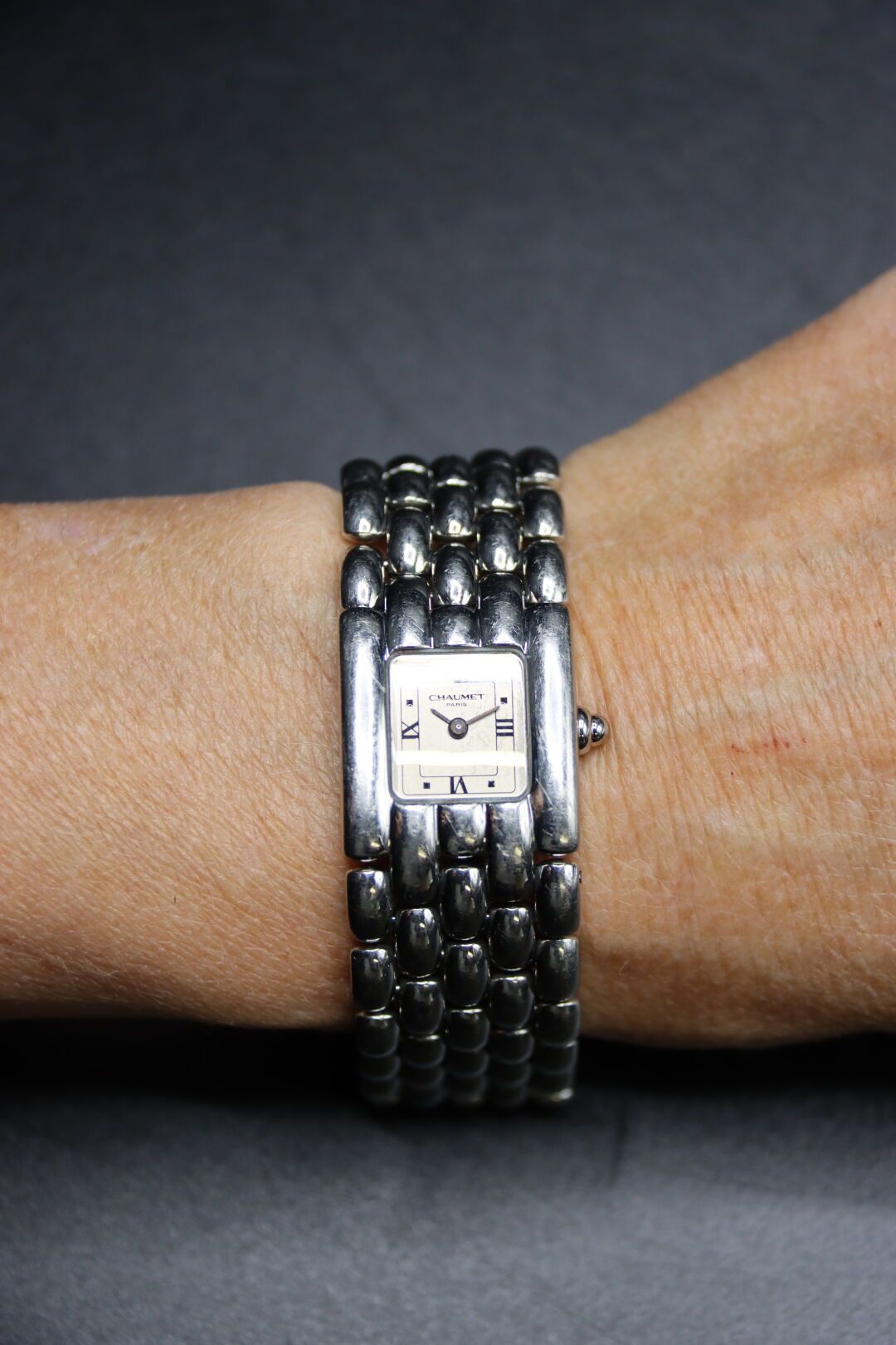 Null Chaumet lady's wrist watch steel quartz movement.

Expert: Pierre Delaye