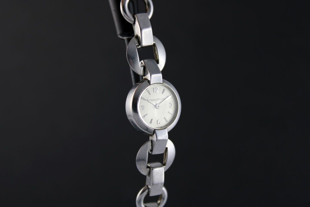 Null JAEGER-LECOULTRE 
Steel bracelet watch. Round case. Crown on the back.
Crea&hellip;
