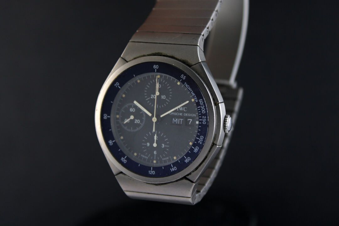 Null IWC Porsche Design
Chronograph watch with titanium bracelet. Round case wit&hellip;