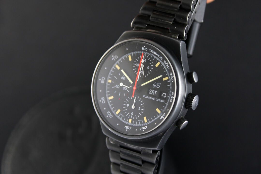 Null PORSCHE DESIGN (Orfina)
Armbanduhr aus Stahl mit schwarzer PVD-Beschichtung&hellip;