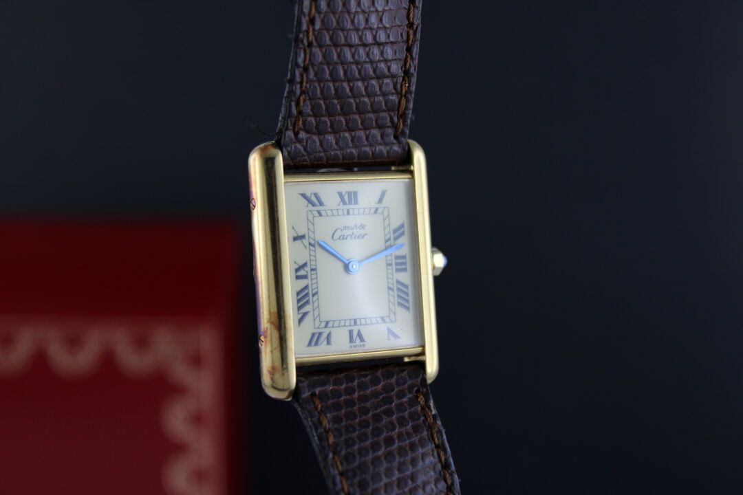 Null CARTIER Must Tank Großes Modell.
Armbanduhr aus Vermeil. Rechteckiges Gehäu&hellip;