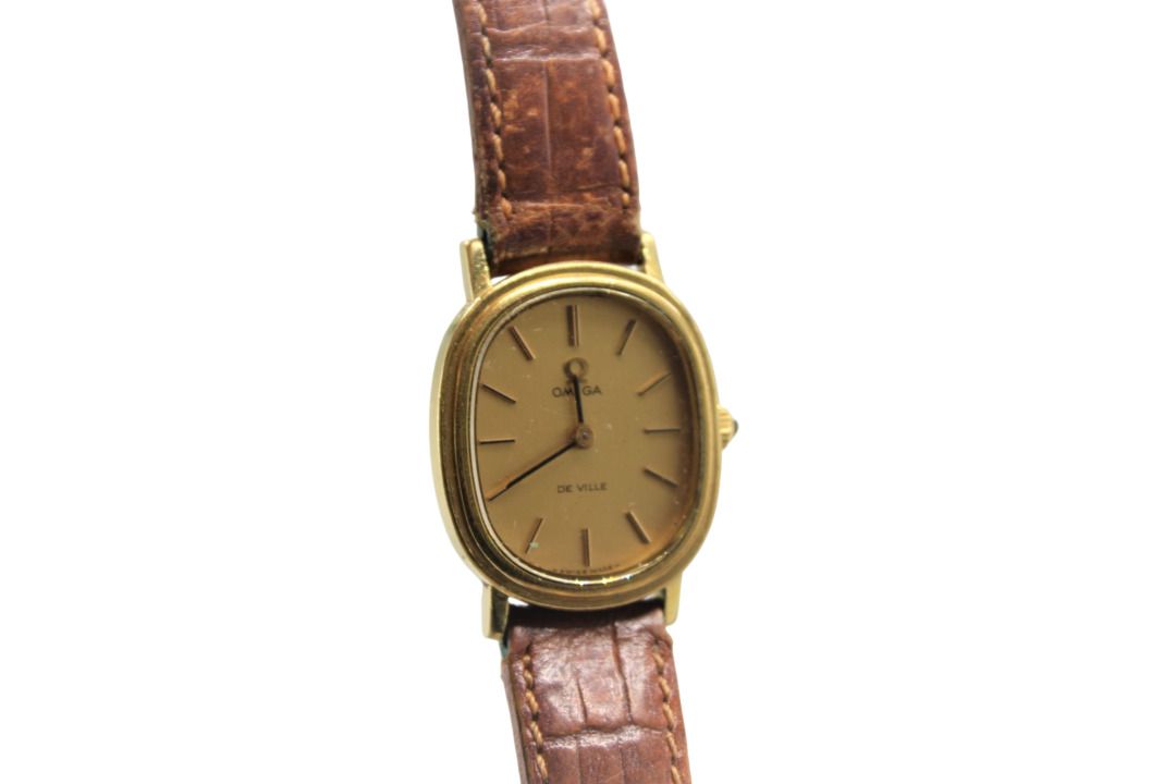 Null OMEGA. De Ville. Lady's watch in gilded metal, mechanical movement. Case si&hellip;
