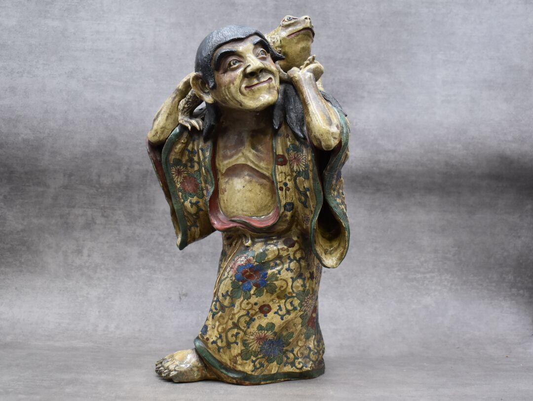 Asie. Keramiksubjekt, das einen Mann darstellt, der einen Frosch trägt. Höhe: 42&hellip;