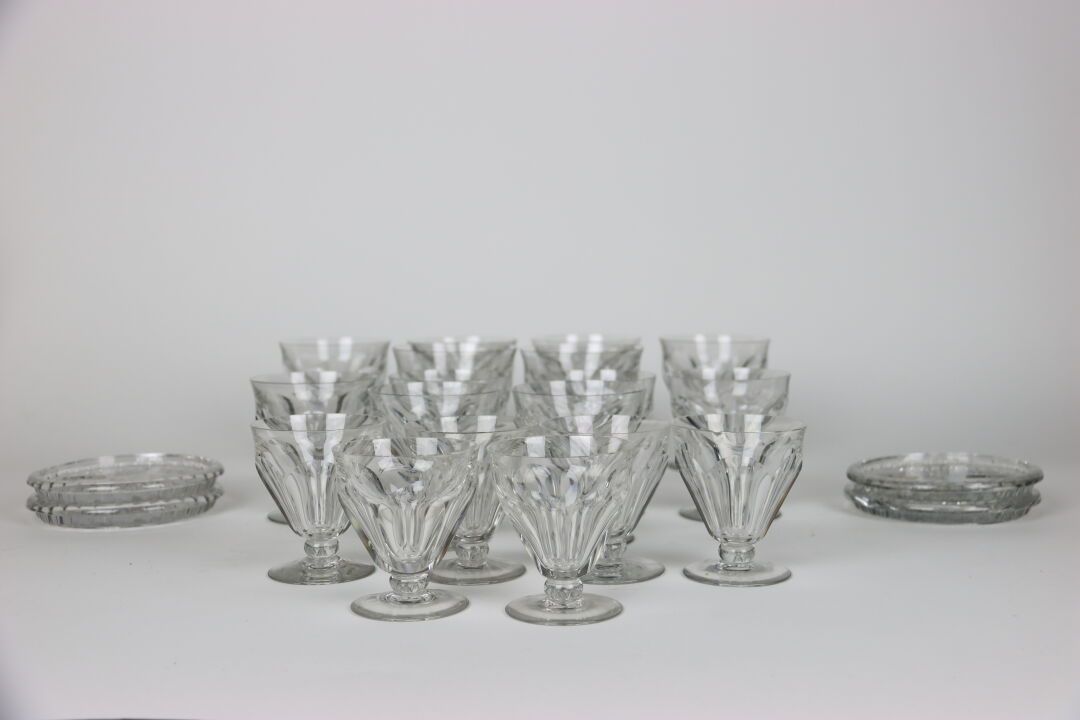 BACCARAT modèle TALLEYRAND. BACCARAT modèle TALLEYRAND. Service en cristal de 18&hellip;