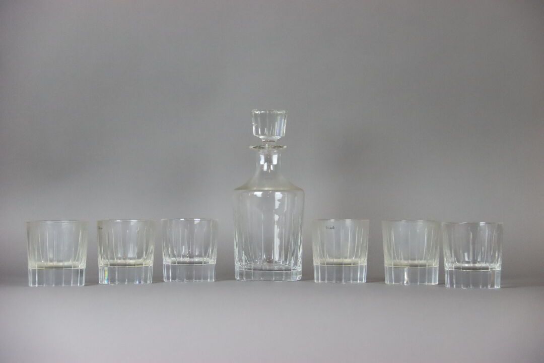 Null CHRISTOFLE. Modell Iriana. Whiskykaraffe aus Kristall mit vertikalem Rippen&hellip;