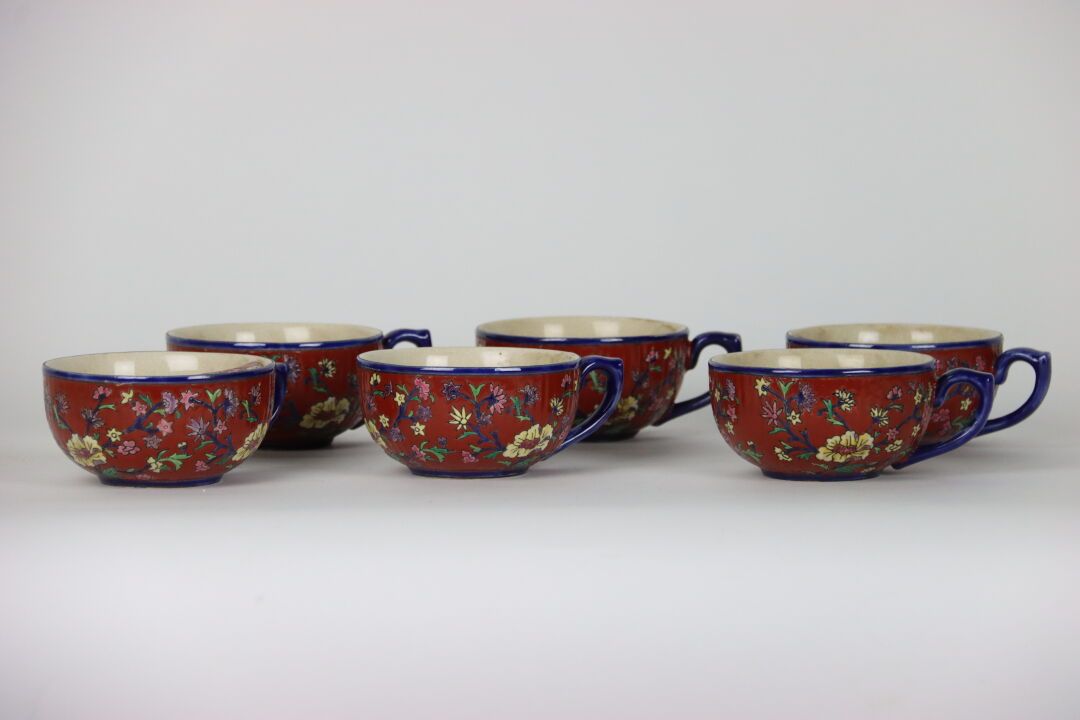 Null Set of 6 enameled porcelain cups with a rim called "mustache", stamped on t&hellip;