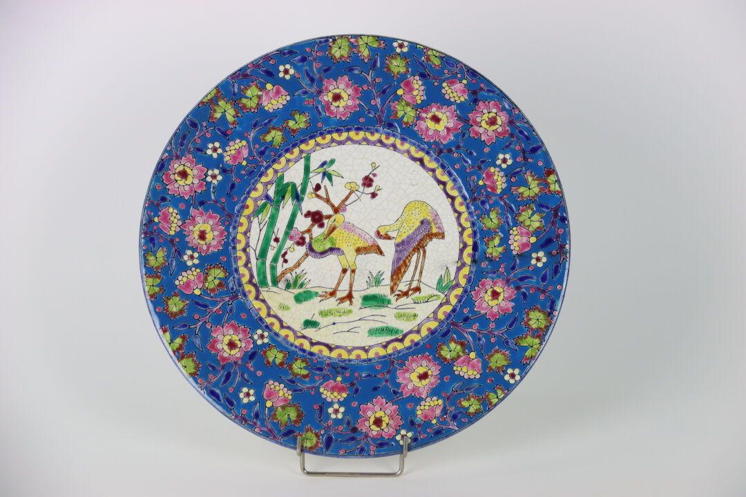 Null In the taste of Longwy. Large ceramic dish with central enamelled decoratio&hellip;