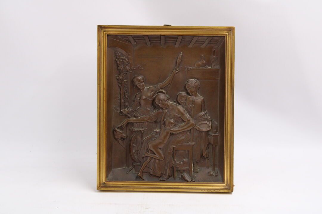 Null 梅尔西-安东尼（1845-1916）。狼、母亲和孩子，根据拉封丹的寓言。古铜色的浮雕。签名为 "F.右下方有 "Barbedienne fondeur&hellip;