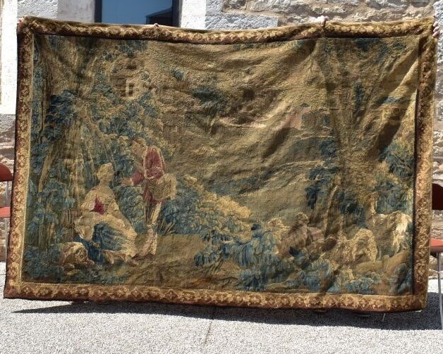 Null Tapestry with a gallant scene. 18th century. Dimensions : 172 x 257 cm