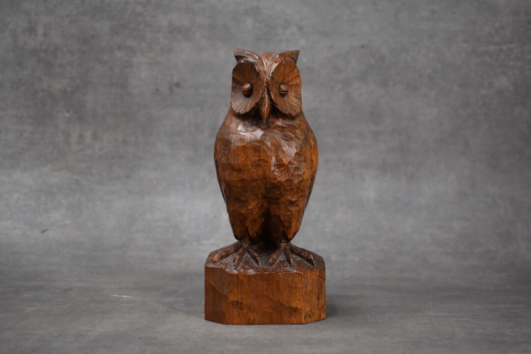 Null GEROUDET. Hibou en bois sculpté. Signé du la terrasse. Hauteur : 20 cm