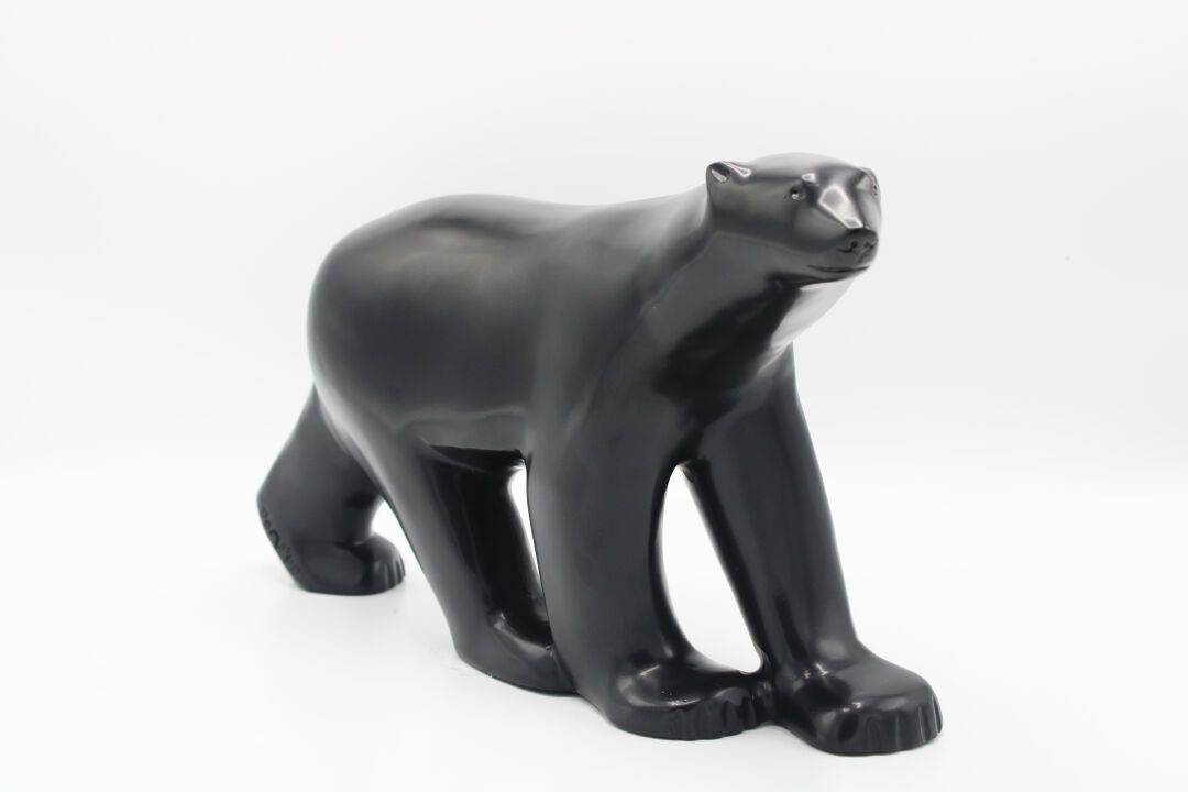 Null 在François POMPOM（1855-1933）之后。"北极熊"。缩小了1927年的大型模型。失蜡青铜，黑色铜锈，近期铸造。
有签名和编号的1/&hellip;