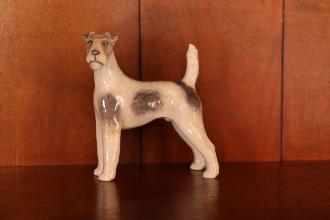 Null ROYAL COPENHAGEN. Polychrome porcelain dog, stamped on the bottom. Dimensio&hellip;