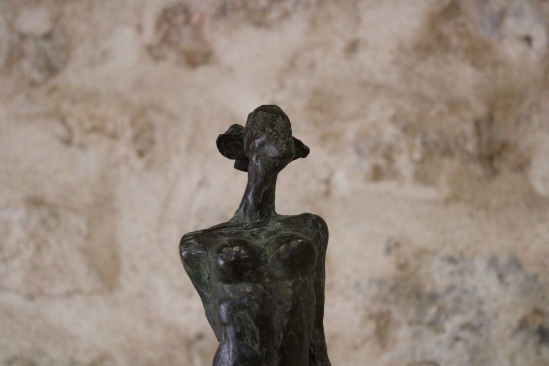 Null Carole IVOY (1957), Femme nue debout, bronze patiné. Hauteur: 35 / 177 cm (&hellip;