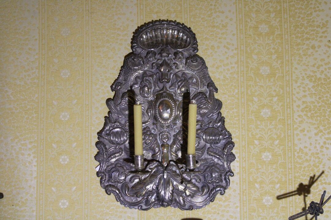 Null Importante candelabro de plata, Sudamérica, siglo XIX, con dos brazos de lu&hellip;