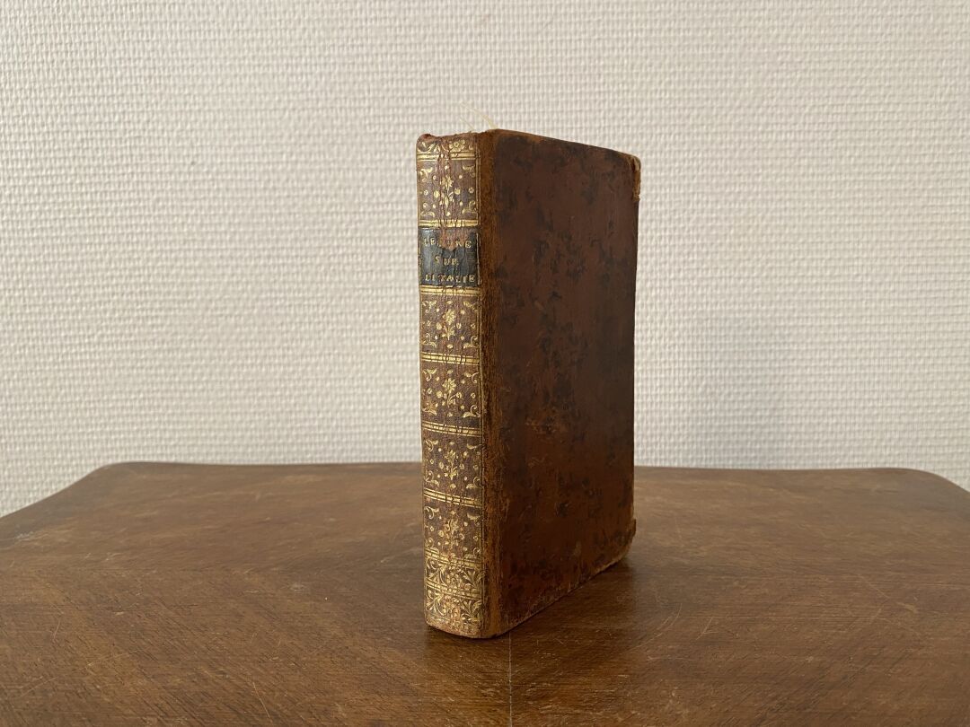 Null DUPATY。1785年，《关于意大利的信》。罗马，并在巴黎，德塞纳，1789年。



 2部1册，12个大理石基座，光滑的书脊装饰，绿色皮革标题片&hellip;