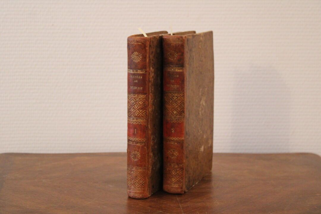 Null 蒙克里夫。蒙克里夫的作品，法国科学院院士，以及南锡和柏林的科学与文献学院院士。新版，由《猫的历史》增加。巴黎，马拉丹，1791年。



2卷，8开本&hellip;