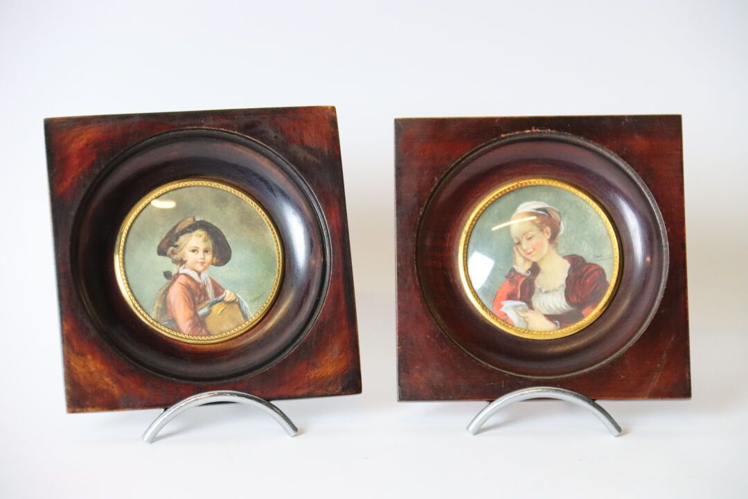 Null École du XIXe siècle, réunion de deux miniatures dans des médaillons compre&hellip;