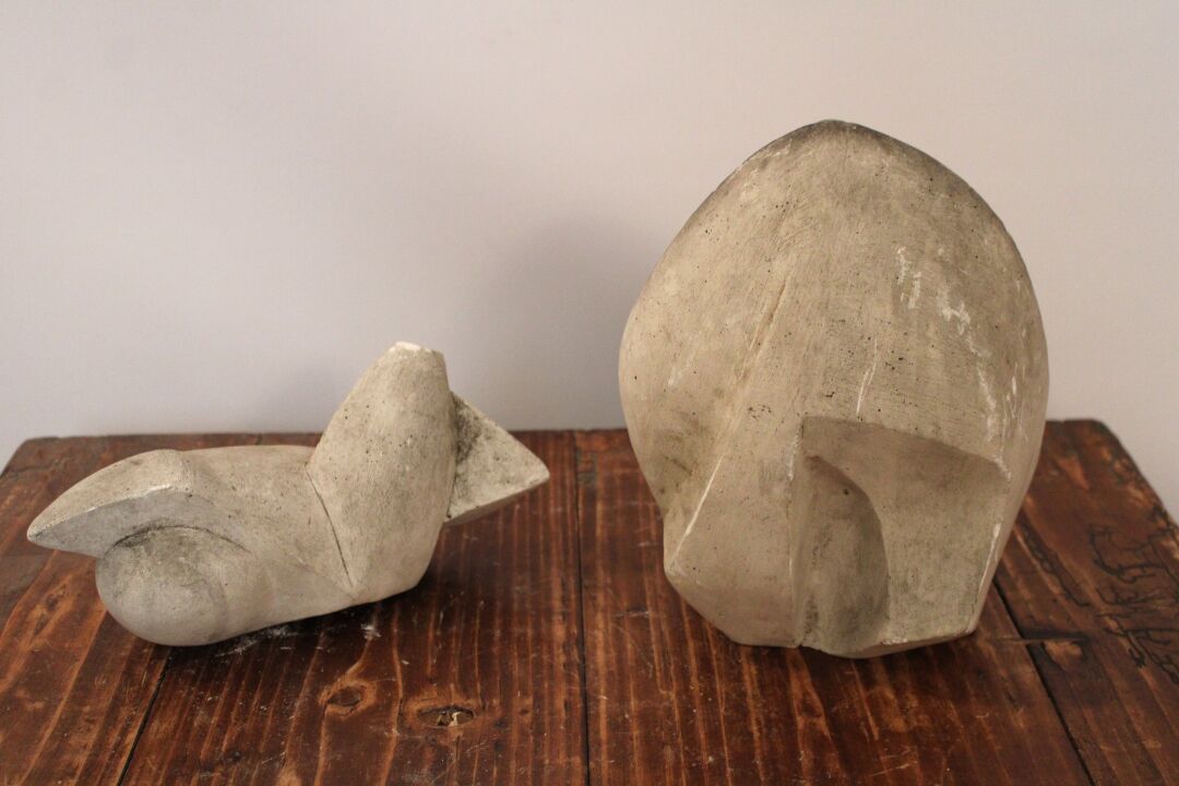 Null 保罗-路易-博洛特（1918-2003）。 两件抽象的石膏雕塑的重聚。 高度：11.5厘米和25厘米。