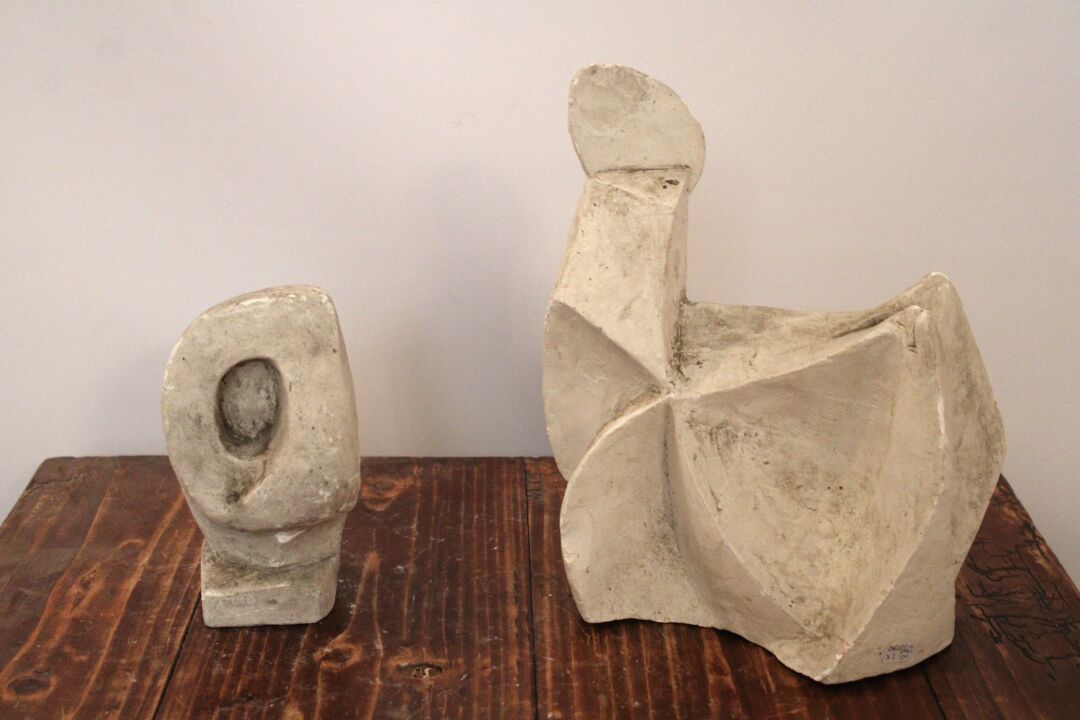Null 保罗-路易-博洛特(1918-2003)。 两件石膏雕塑的重逢，没有签名。 高度：18厘米和31厘米。