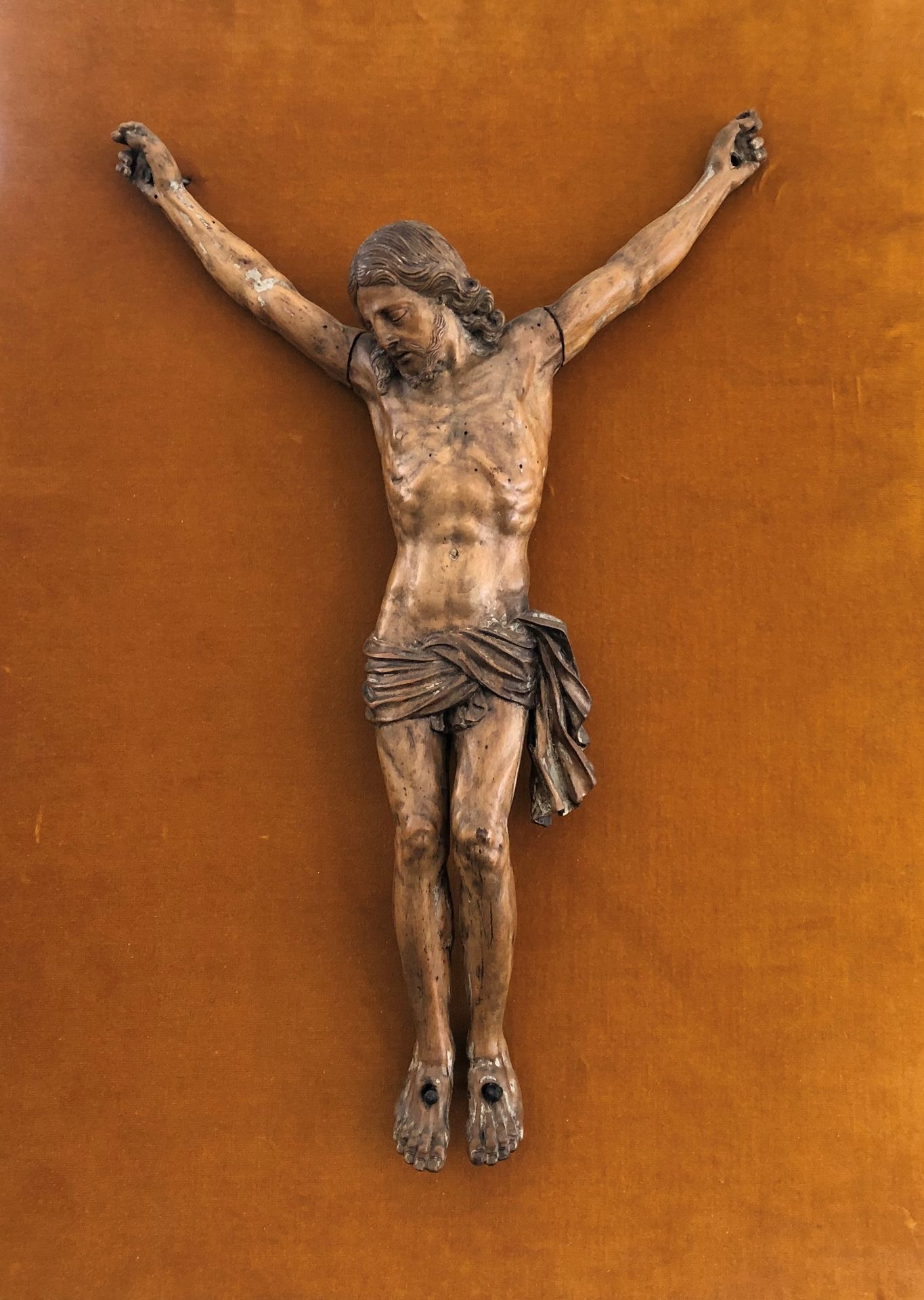 Null 法国东部（可能是莱茵河谷），16世纪中期。

基督在十字架上，头向右倾斜。

石灰木的雕塑。

H.42 cm - W. 27 cm - D. 6 c&hellip;