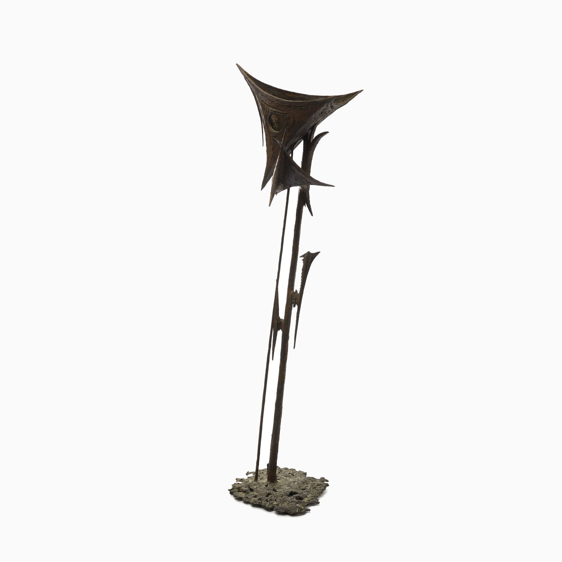 Carmelo Cappello Carmelo Cappello, Lampe



1961

Bronze 

H224 cm (H88.19 in ),&hellip;