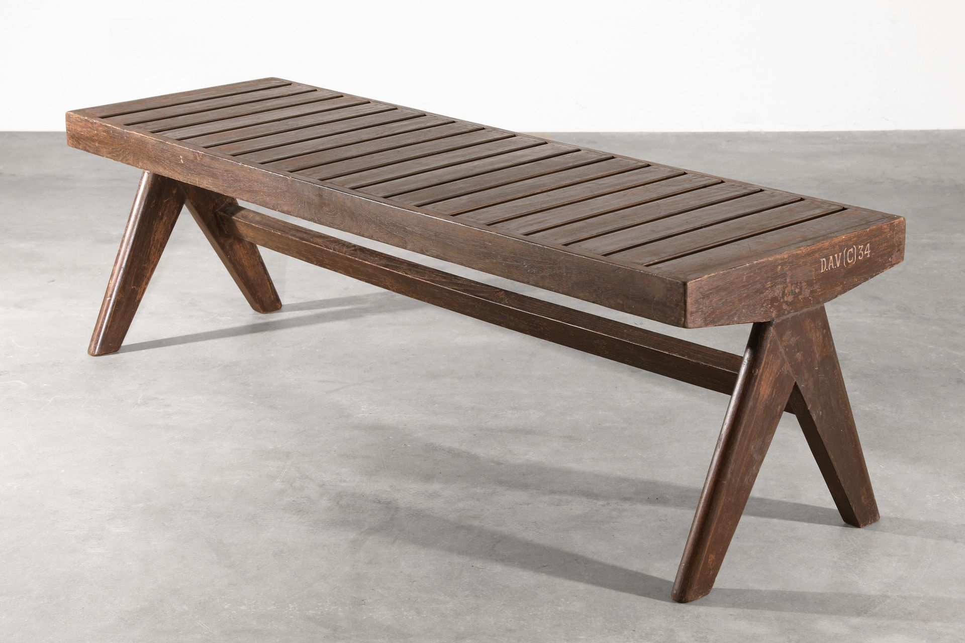 Pierre Jeanneret, Bench from the M.L.A. Residential building in Chandigarh Pierr&hellip;