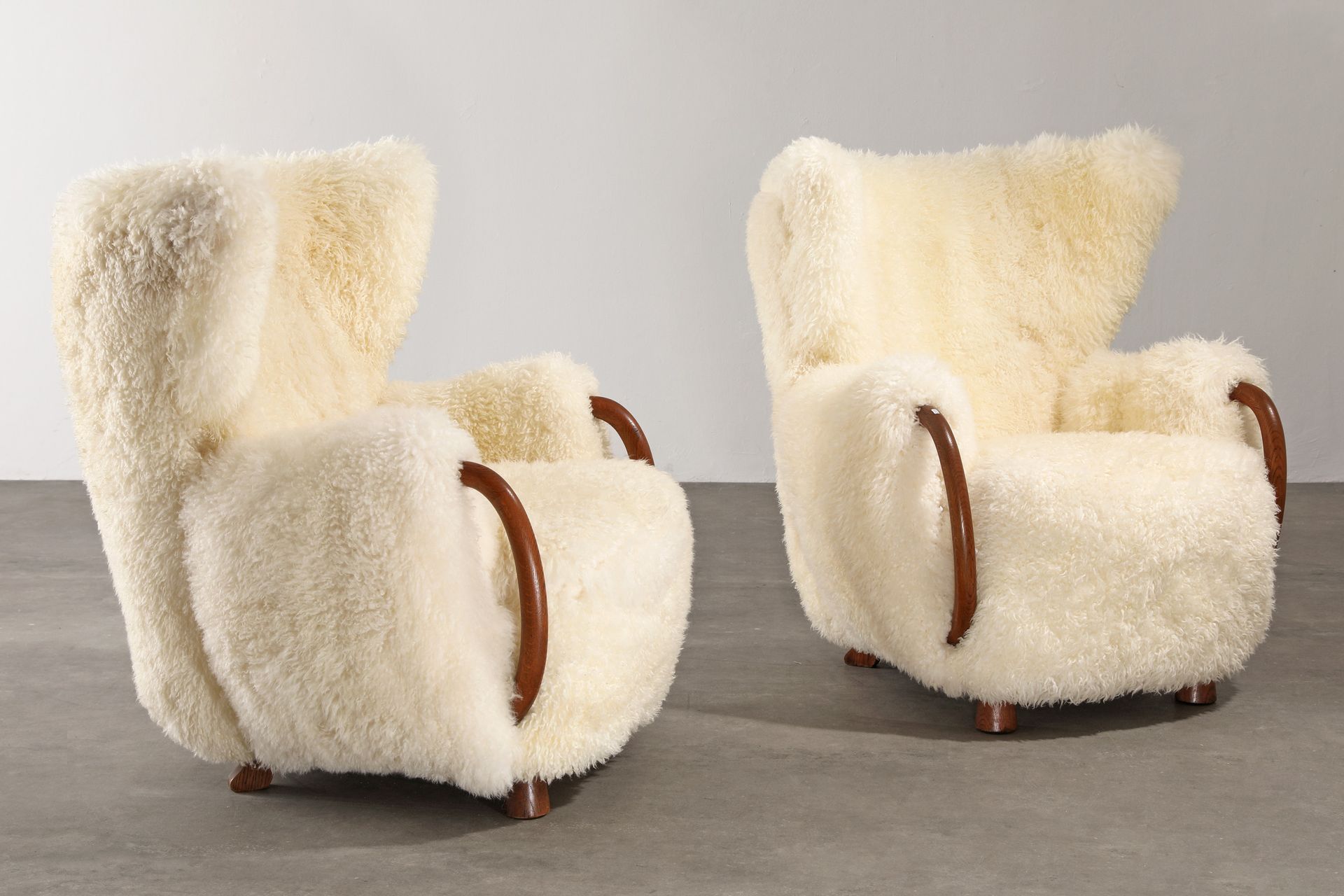 Viggo Boesen (attr.), 2 x high-back Lounge Chairs Viggo Boesen (attr.), 2 x high&hellip;