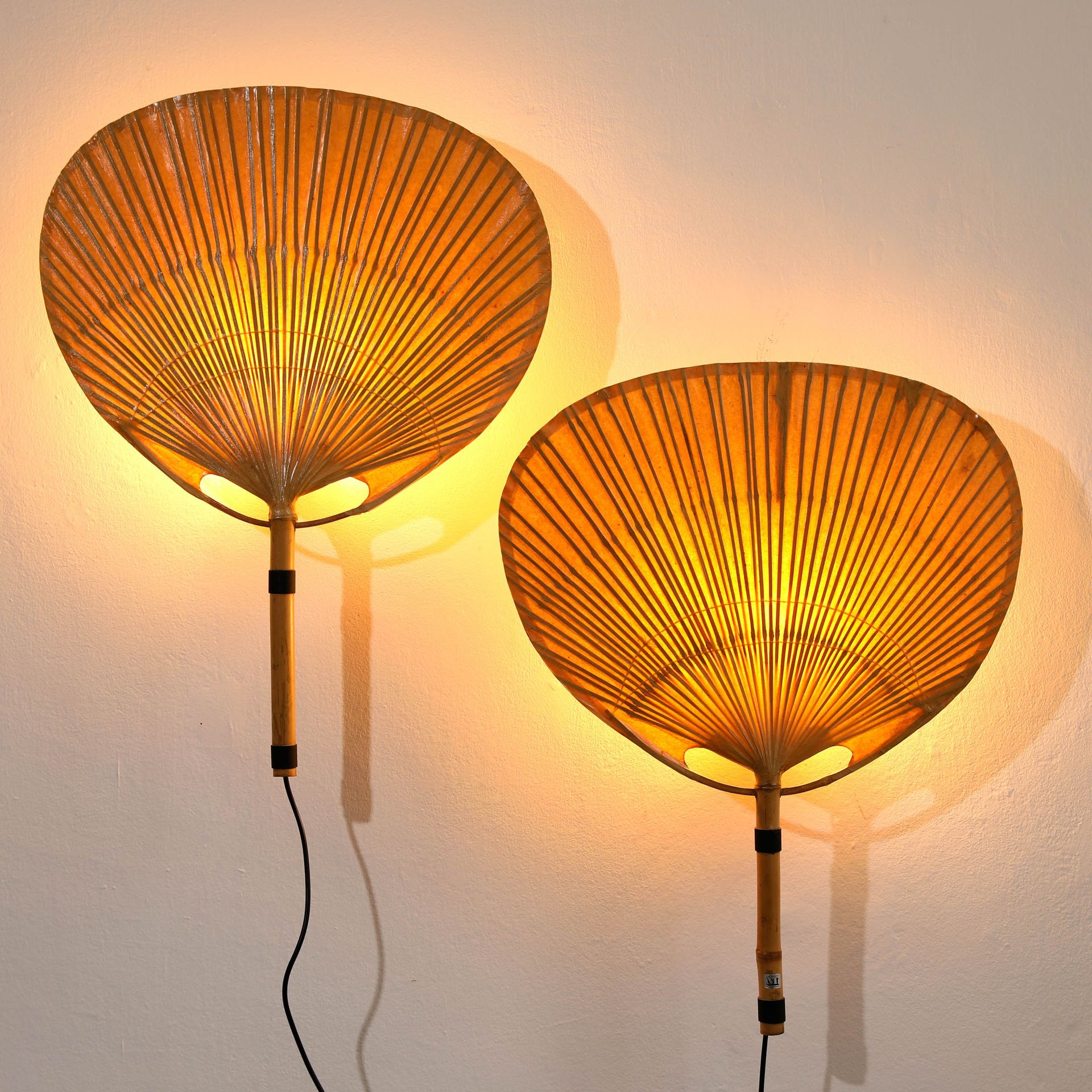 Ingo Maurer, Design M, 2 Wall Lights, model Uchiwa 英戈-毛雷尔，M 设计，2 盏 Uchiwa 型壁灯
20&hellip;
