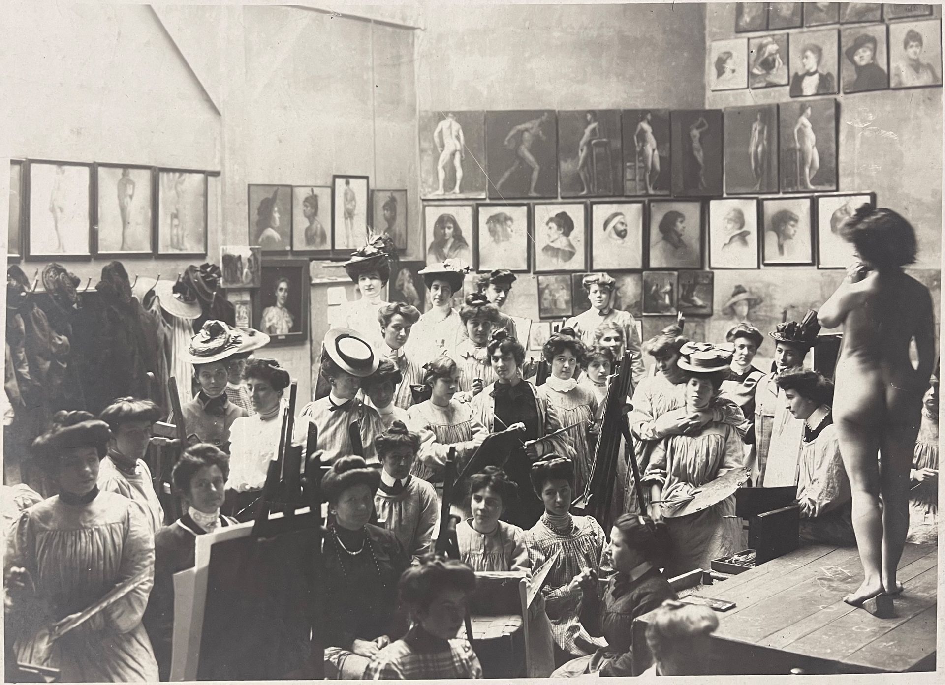 Alfred Machin (1877-1929) Academie Julian for Women, Paris, c. 1911 Vintage silv&hellip;