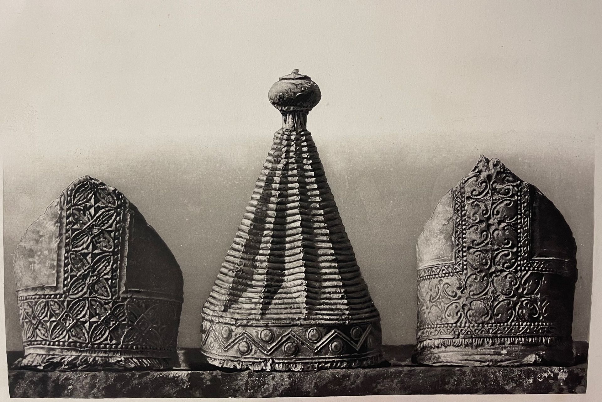 Charles Nègre (1820-1880) 皇冠和斜面，石质福音书，装饰品的石膏模型，沙特尔大教堂的南门，1866-1867年 两幅钢质日光版画，使用查&hellip;