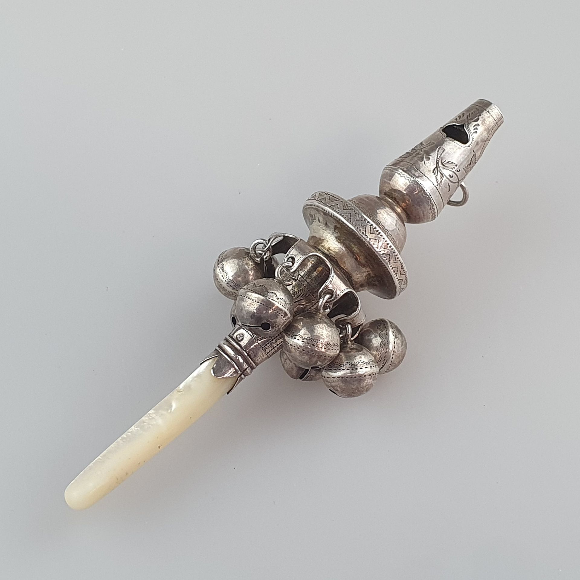 Null Regency silver rattle with integrated pipe - early 19th c. - silver, Birmin&hellip;