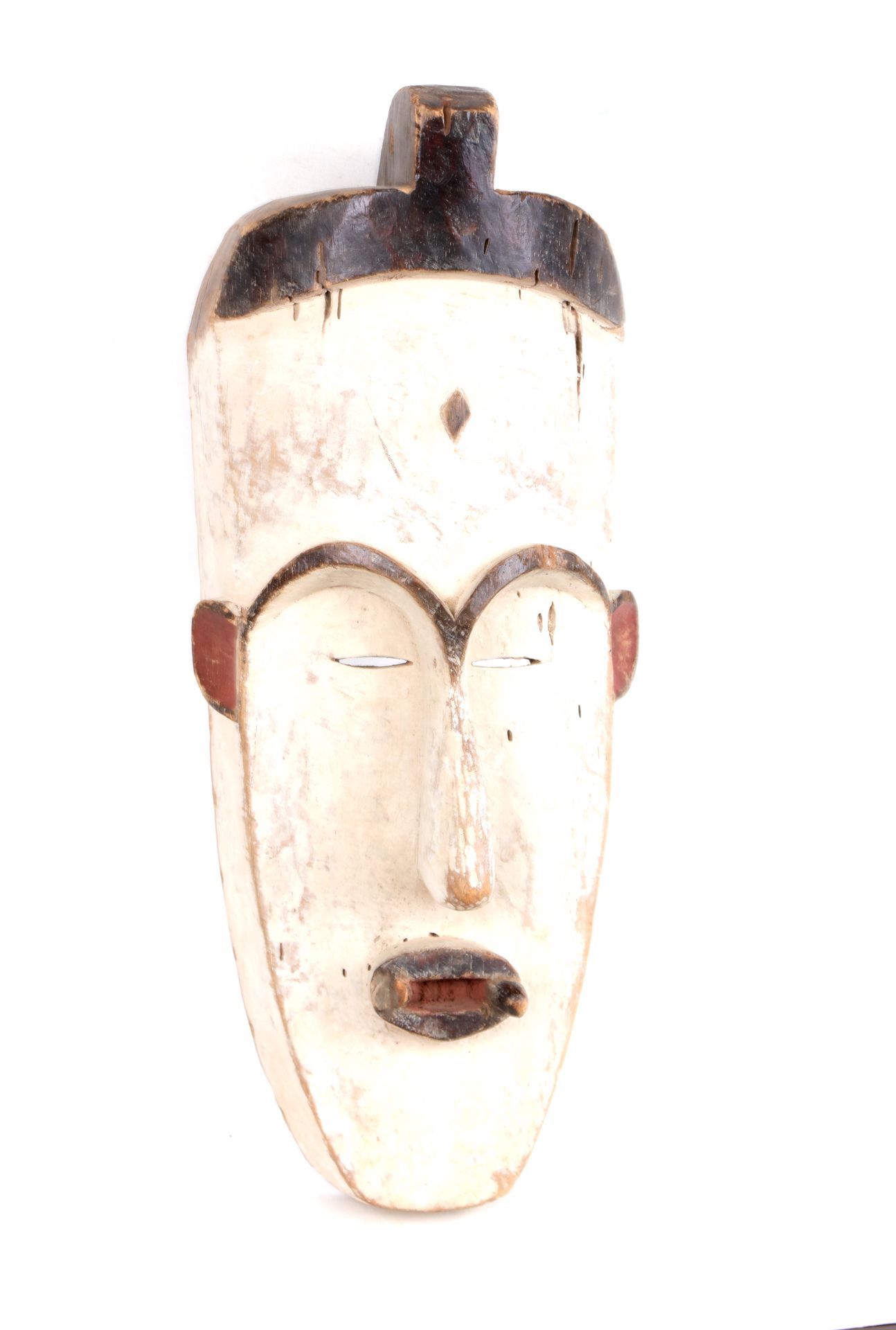Null 方氏（风格），加蓬。仪式面具 "Bikeghe或Bikereu"，长脸覆盖高岭土。眉弓的处理是浮雕和抽象的。木材，颜料，包括高岭土。嘴巴不见了。(参考&hellip;