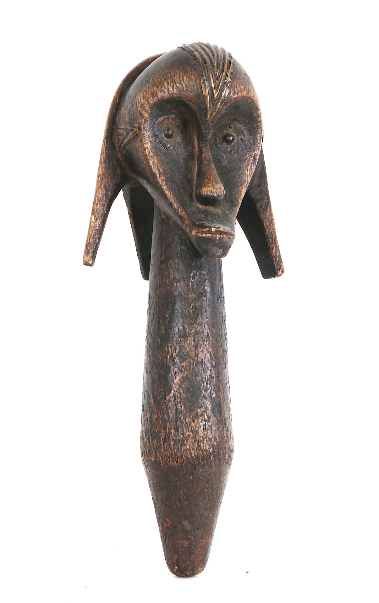 Null FANG，喀麦隆。有长脖子的埃耶马-贝里人祖先的头。木头，暗铜和黄铜的古色。裂缝。(参考 14) 高度：46厘米。