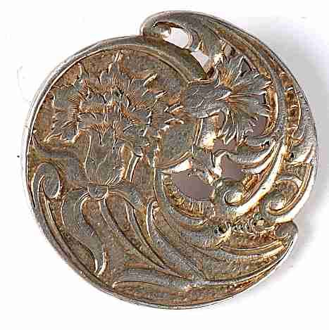 Null Piccola spilla circolare in argento, disegno floreale, peso: 17 g.